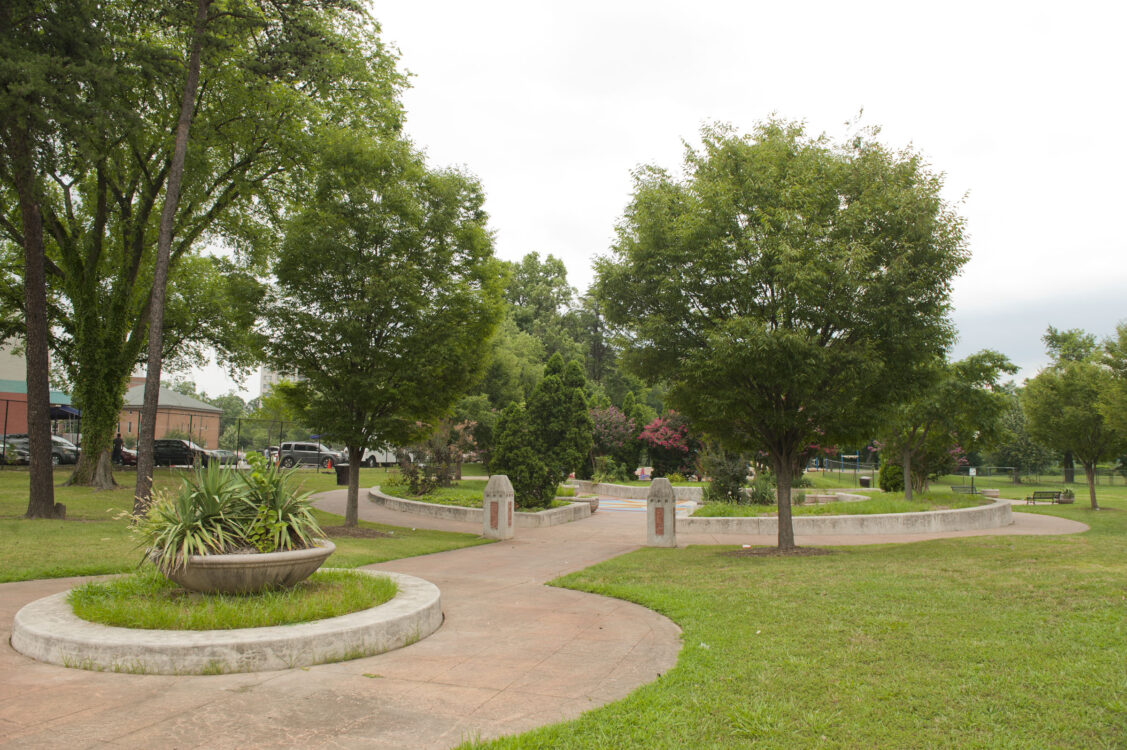 pathway around New Hampshire Estates Neighborhood Park