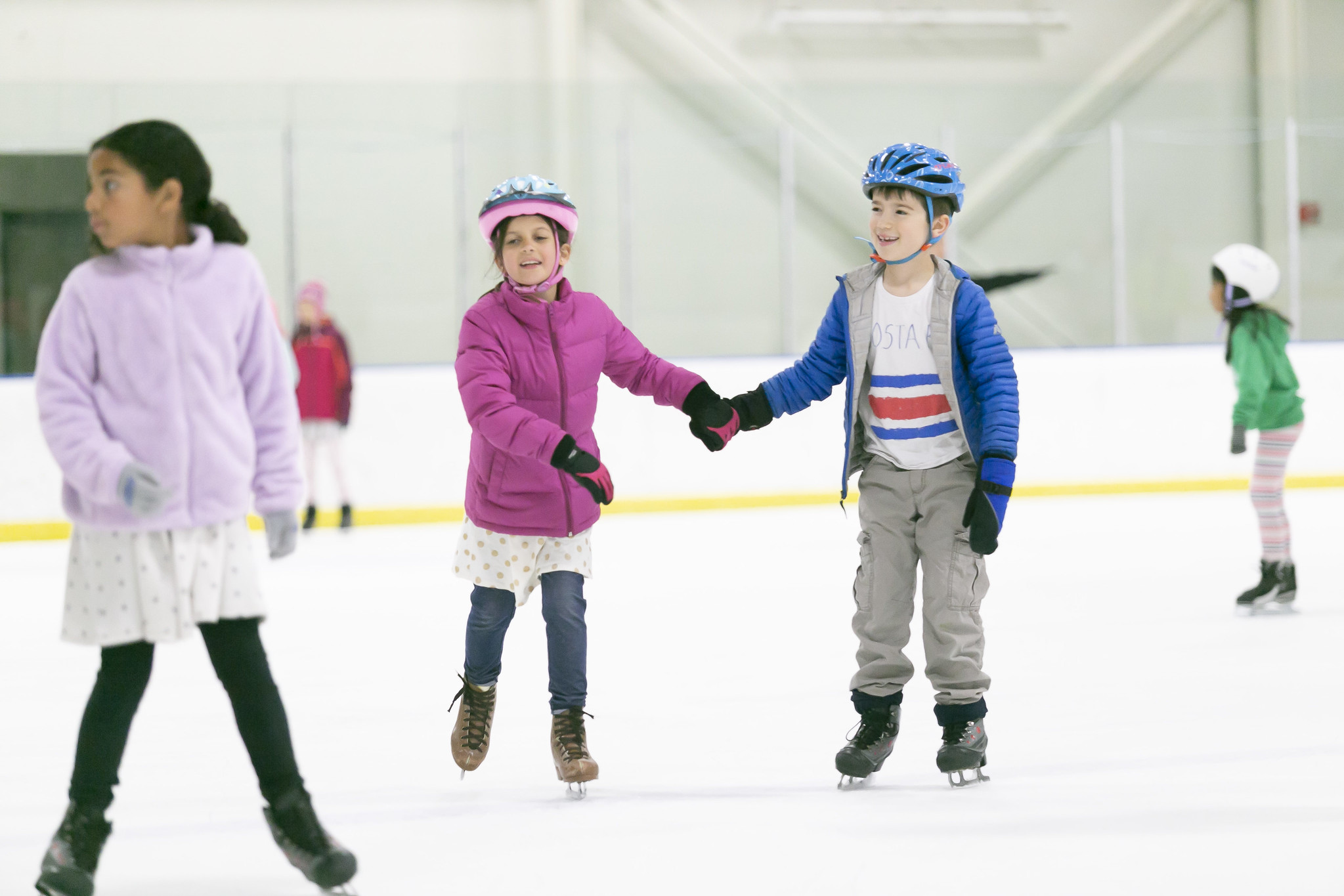 kids ice skating