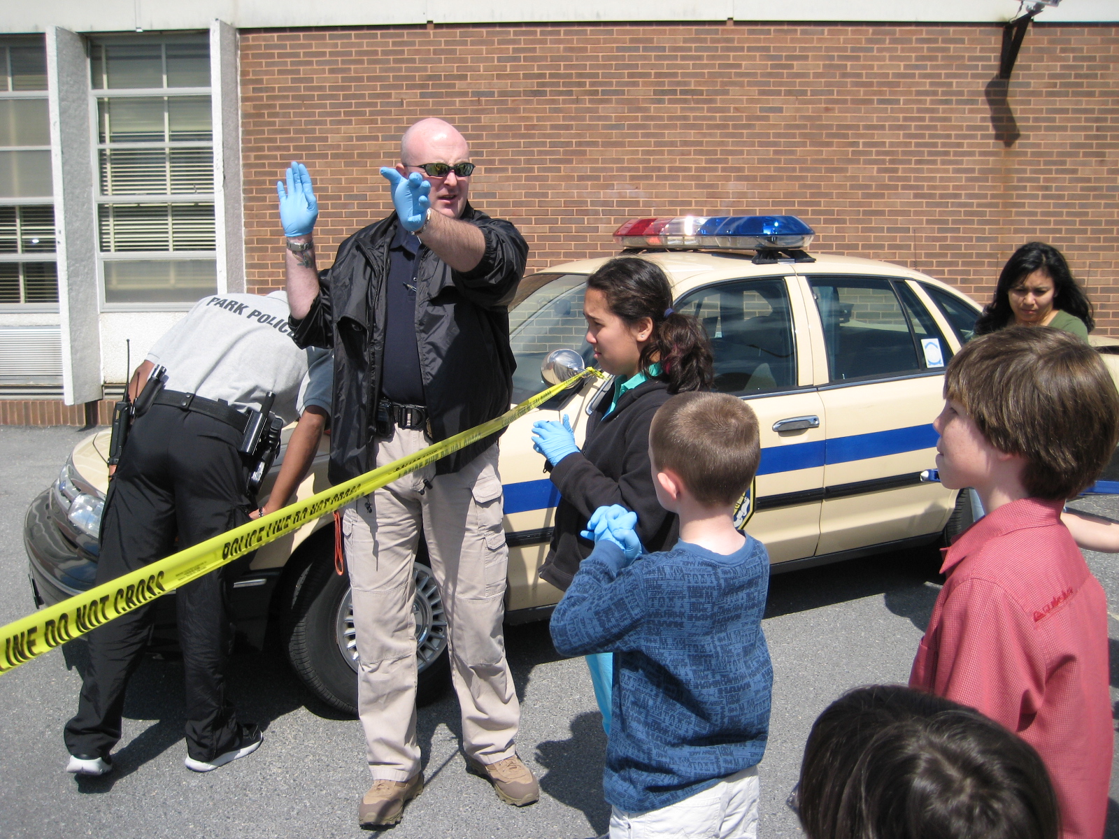 park police interacting with kids 